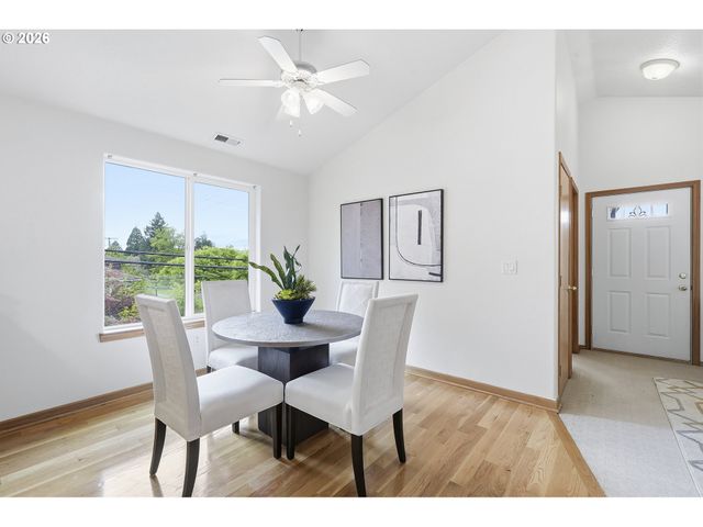 8702 Ne GLISAN St, Portland, OR 97220