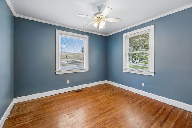 583 Brattontown Cir, Lafayette, TN 37083