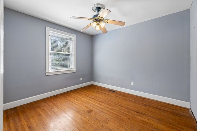 583 Brattontown Cir, Lafayette, TN 37083