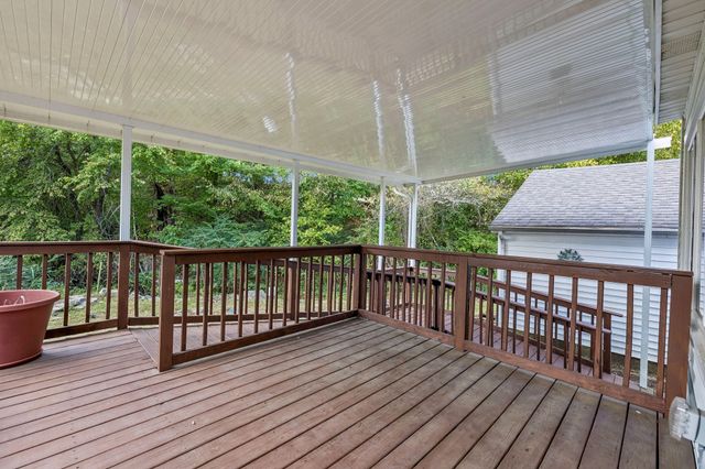583 Brattontown Cir, Lafayette, TN 37083