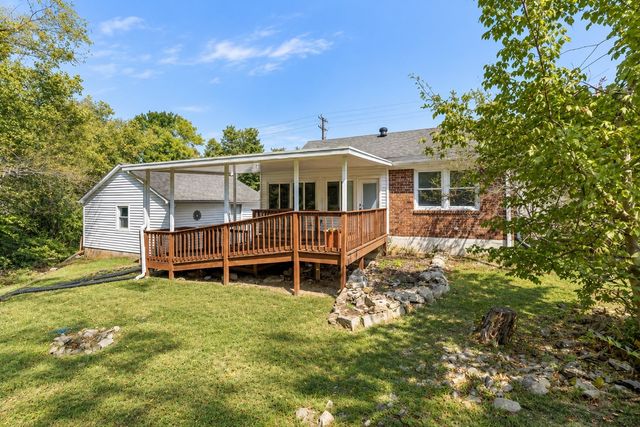 583 Brattontown Cir, Lafayette, TN 37083