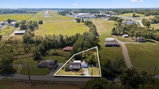 583 Brattontown Cir, Lafayette, TN 37083
