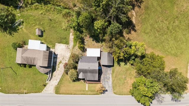 583 Brattontown Cir, Lafayette, TN 37083