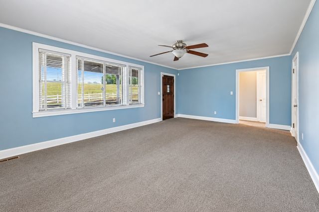 583 Brattontown Cir, Lafayette, TN 37083