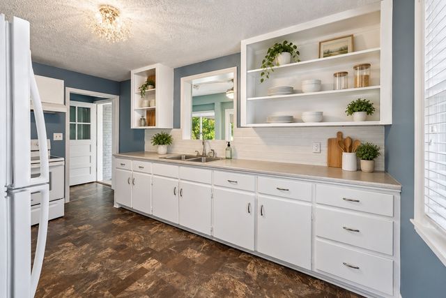 583 Brattontown Cir, Lafayette, TN 37083