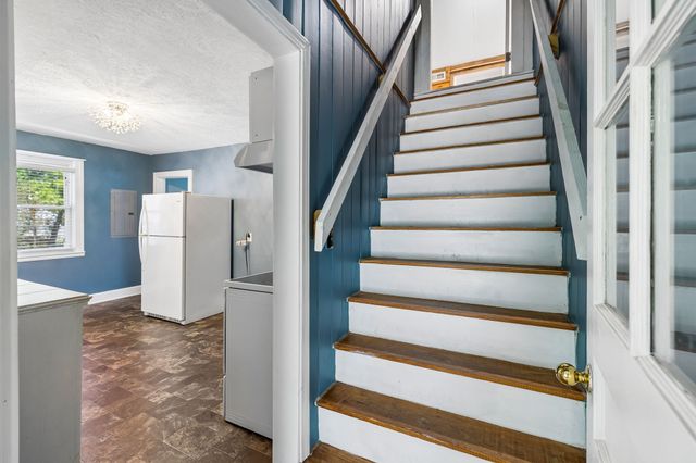 583 Brattontown Cir, Lafayette, TN 37083