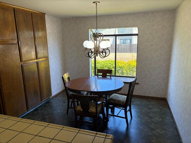 10 Lookout Ct, Sacramento, CA 95831