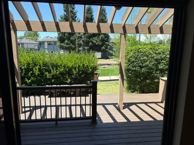 10 Lookout Ct, Sacramento, CA 95831