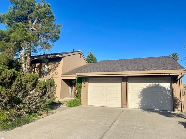 10 Lookout Ct, Sacramento, CA 95831