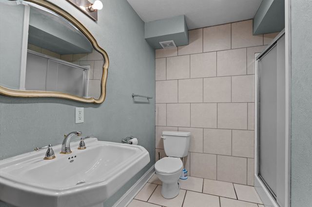 711 B Bluebonnet, Hughes Springs, TX 75656