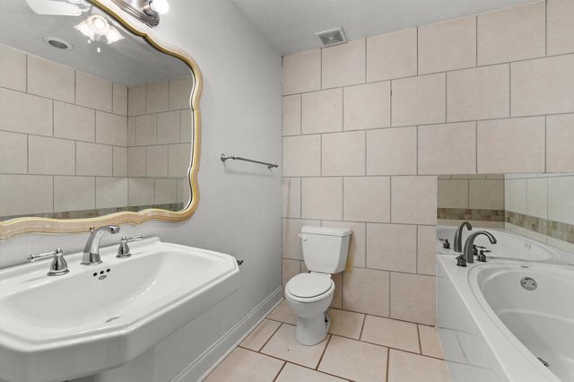 711 B Bluebonnet, Hughes Springs, TX 75656