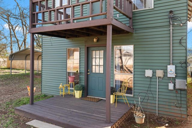 711 B Bluebonnet, Hughes Springs, TX 75656