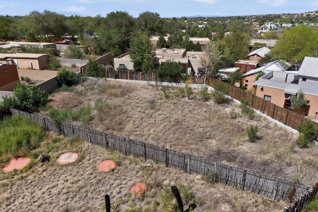 962 Acequia De Las Joyas, Santa Fe, NM 87505