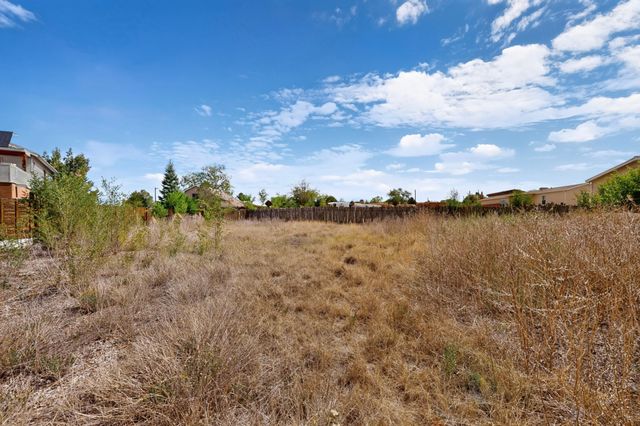 962 Acequia De Las Joyas, Santa Fe, NM 87505