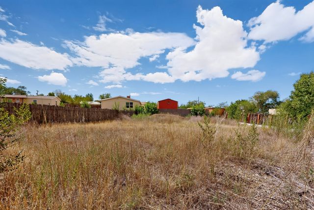 962 Acequia De Las Joyas, Santa Fe, NM 87505