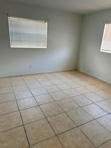 1100 E CAROLINE STREET 119, Tavares, FL 32778