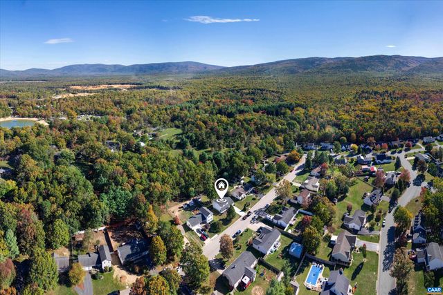 252 FLINT MOUNTAIN DR, Stuarts Draft, VA 24477