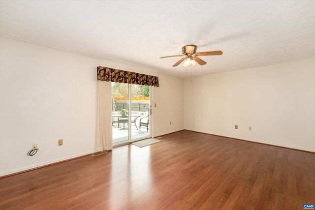 252 FLINT MOUNTAIN DR, Stuarts Draft, VA 24477