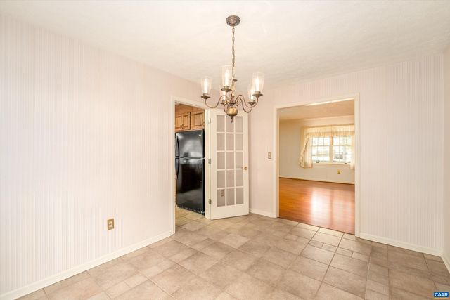 252 FLINT MOUNTAIN DR, Stuarts Draft, VA 24477