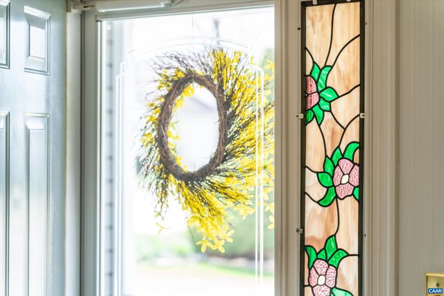 252 FLINT MOUNTAIN DR, Stuarts Draft, VA 24477