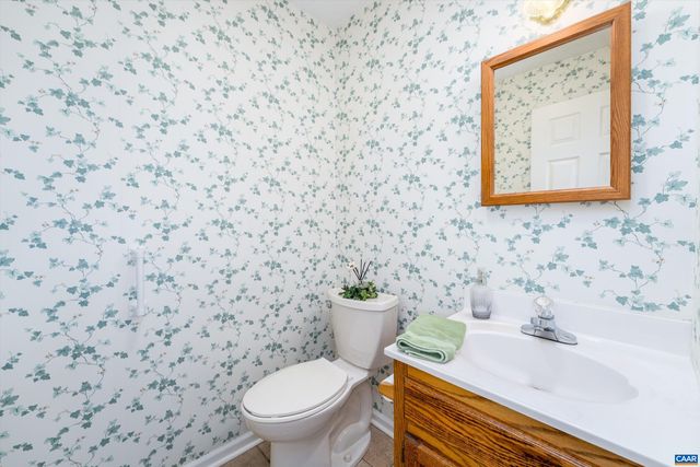 252 FLINT MOUNTAIN DR, Stuarts Draft, VA 24477