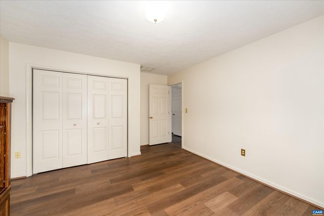 252 FLINT MOUNTAIN DR, Stuarts Draft, VA 24477