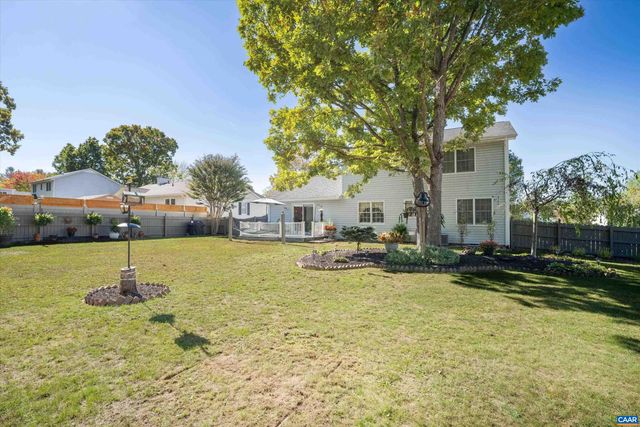 252 FLINT MOUNTAIN DR, Stuarts Draft, VA 24477