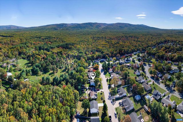 252 FLINT MOUNTAIN DR, Stuarts Draft, VA 24477