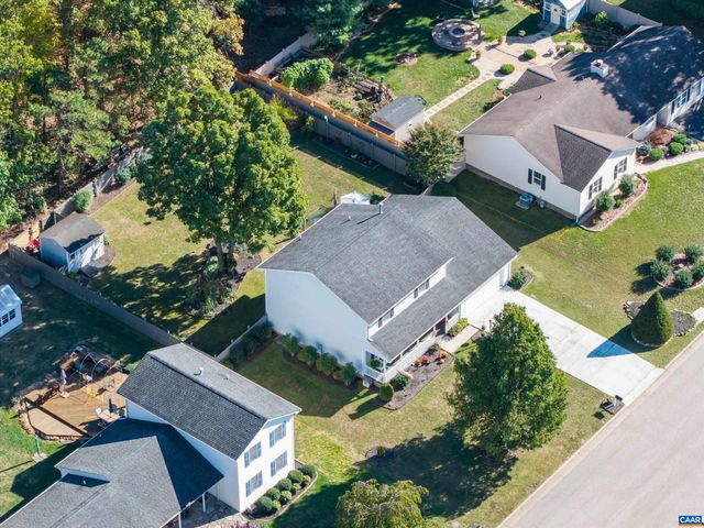 252 FLINT MOUNTAIN DR, Stuarts Draft, VA 24477