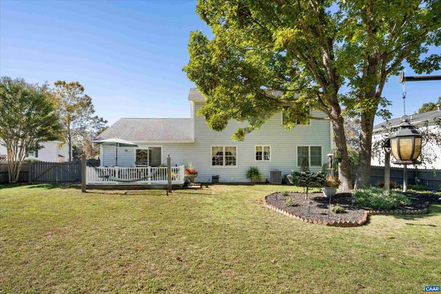 252 FLINT MOUNTAIN DR, Stuarts Draft, VA 24477