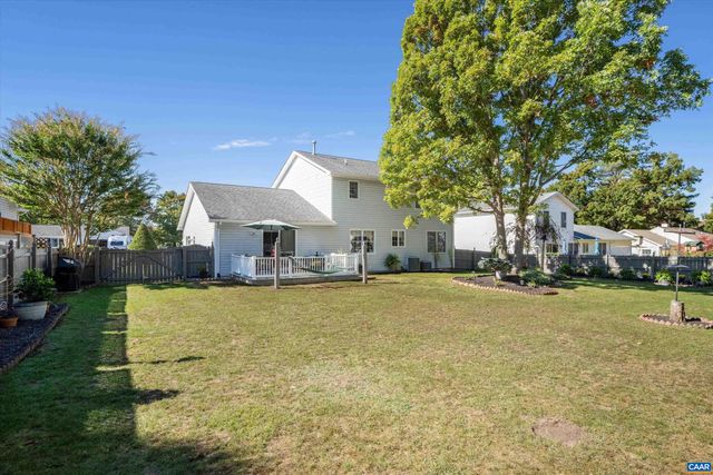 252 FLINT MOUNTAIN DR, Stuarts Draft, VA 24477