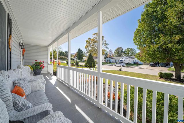 252 FLINT MOUNTAIN DR, Stuarts Draft, VA 24477