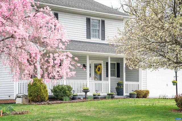 252 FLINT MOUNTAIN DR, Stuarts Draft, VA 24477