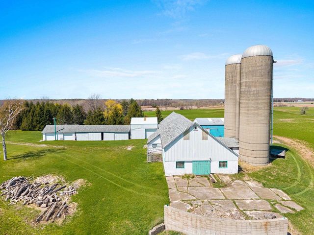 6165 MARYS ROAD, Luxemburg, WI 54217
