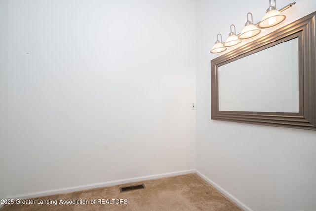 921 E Willoughby Road, Lansing, MI 48911