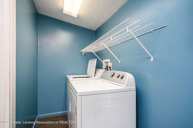 921 E Willoughby Road, Lansing, MI 48911