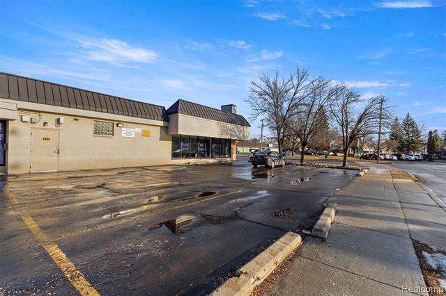 1850 Grindley Park Street, Dearborn, MI 48124