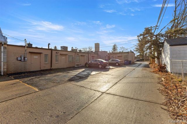 1850 Grindley Park Street, Dearborn, MI 48124