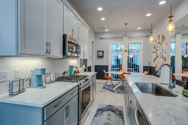 707 26th Ave N Apt 6, Nashville, TN 37208