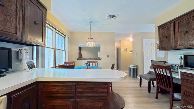 28 Cardinal Court, West Nyack, NY 10994