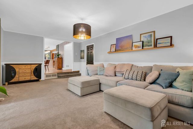 52 Eileen Way, Edison, NJ 08837