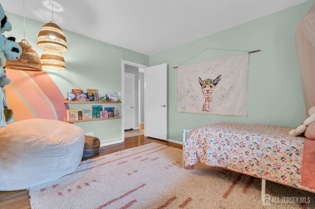 52 Eileen Way, Edison, NJ 08837