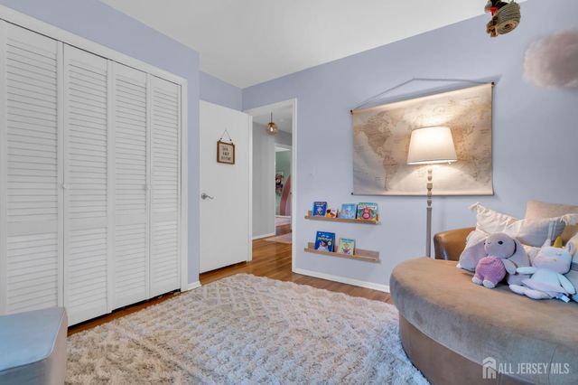 52 Eileen Way, Edison, NJ 08837