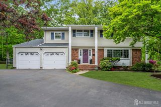52 Eileen Way, Edison, NJ 08837
