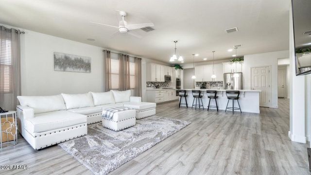 21969 N 98TH Lane, Peoria, AZ 85383