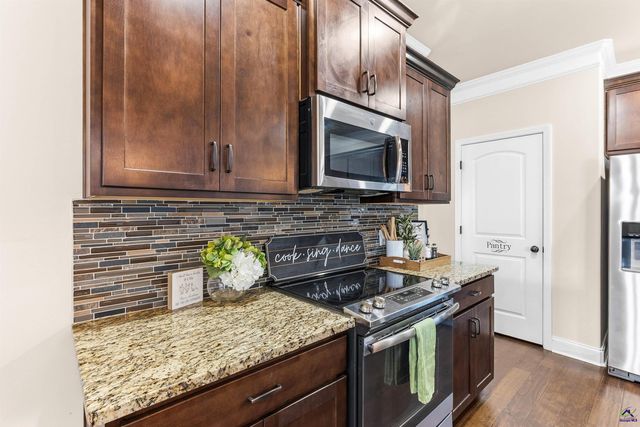 400 Avery Court, Bonaire, GA 31005