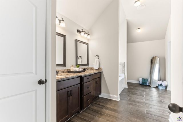 400 Avery Court, Bonaire, GA 31005