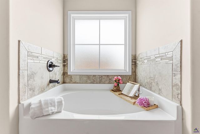 400 Avery Court, Bonaire, GA 31005