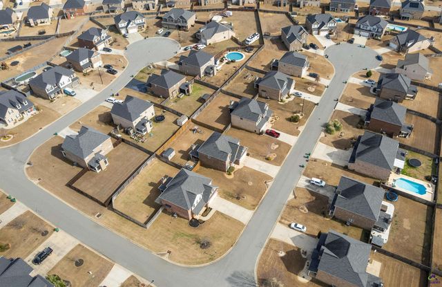 400 Avery Court, Bonaire, GA 31005