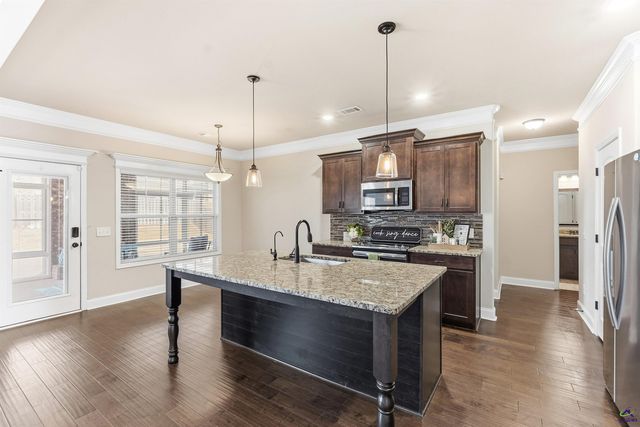 400 Avery Court, Bonaire, GA 31005